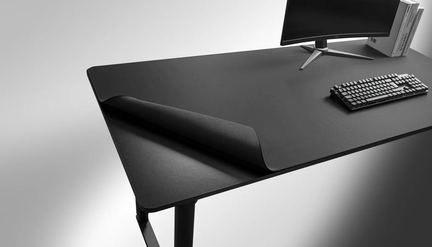 Detalle del tablero laminado de la mesa COUGAR E-GRAV