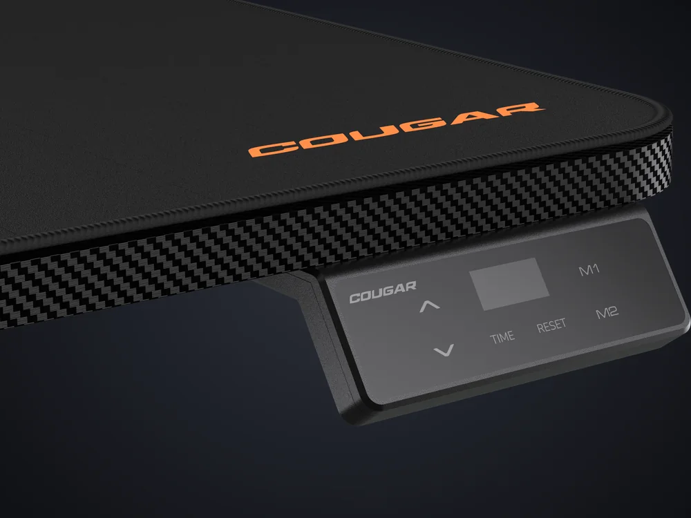 Canto del tablero y panel de control de la mesa COUGAR E-Star