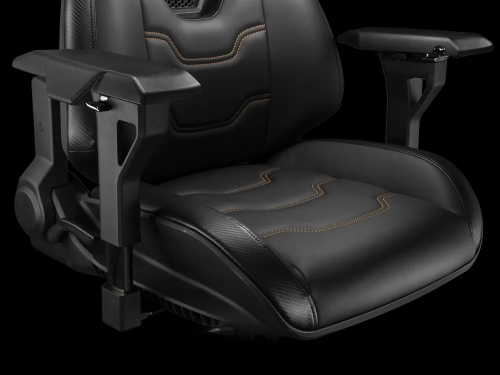 Asiento tapizado en polipiel Hyper-Dura de la silla COUGAR Terminator