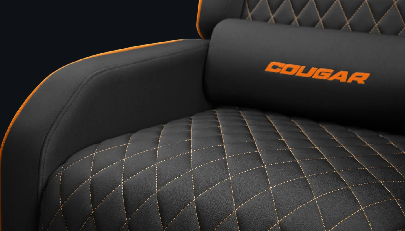 Detalle del tapizado de tejido acolchado del sillón COUGAR Ranger ONE